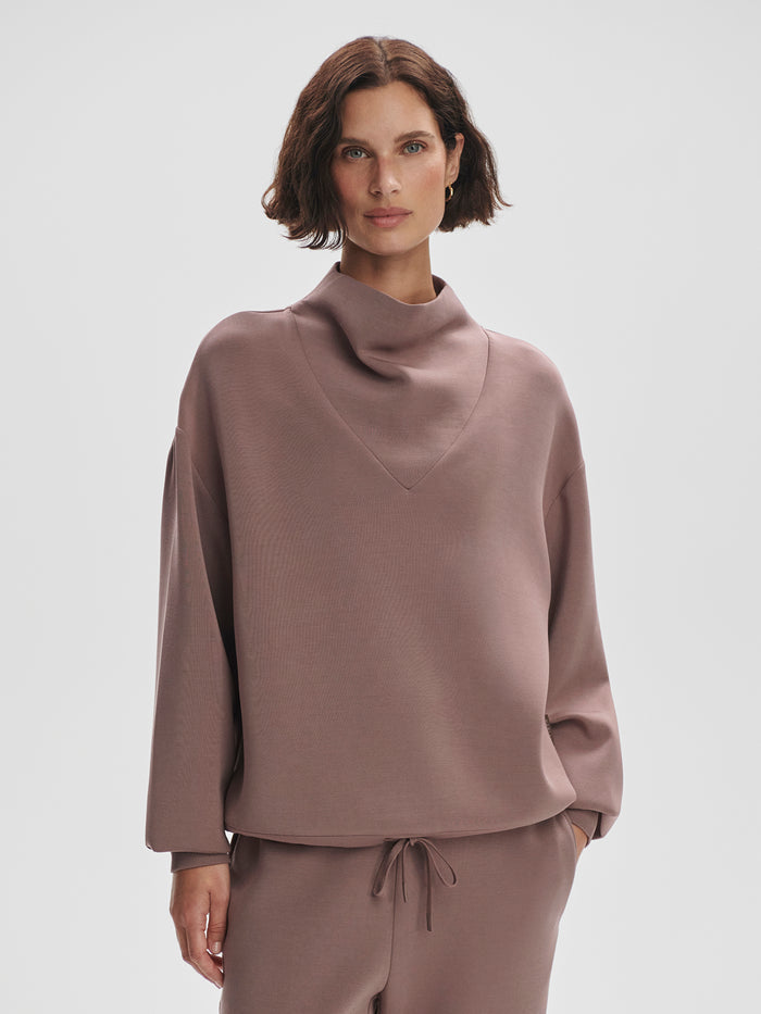 Antler|Front view of Betsy Sweat Antler sweatshirt in Antler color, worn by a model, showcasing a relaxed fit.