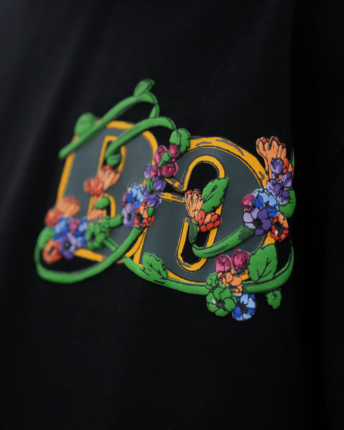 Black oversized premium t-shirt garland statement