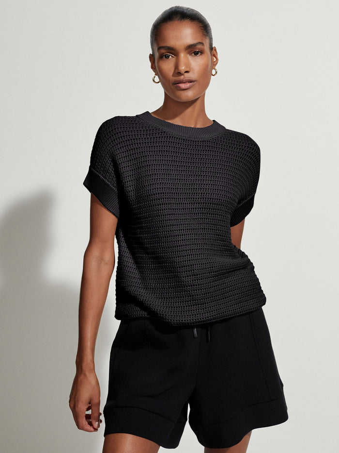CORVALLIS_VAR00991_BLACK_4|Corvallis black product image showing a sleek silhouette and solid black fabric.