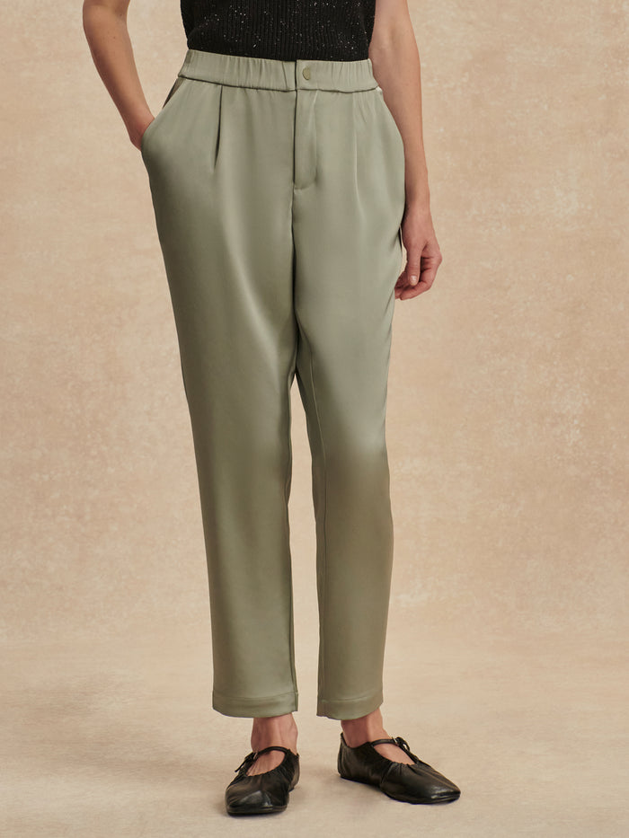 Gravity Sage|Varley Hanover Tapered Leg Pant 29 Gravity Sage, product image showing a tapered-leg silhouette in sage.