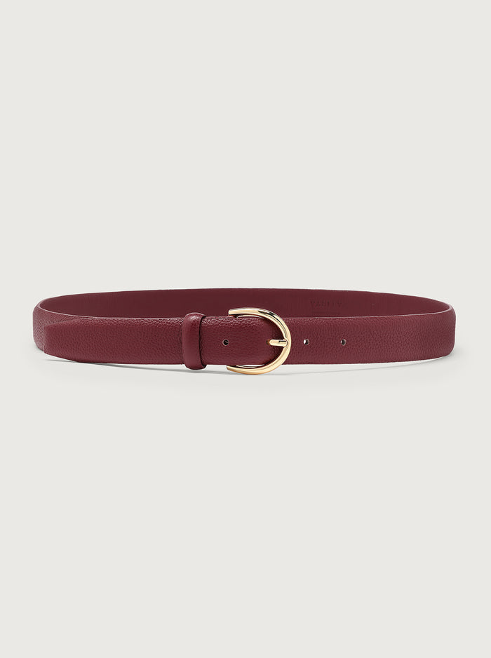 Bordo|Front view of Lenai Leather Belt in bordeaux leather, featuring a gold-tone buckle and pointed tip.