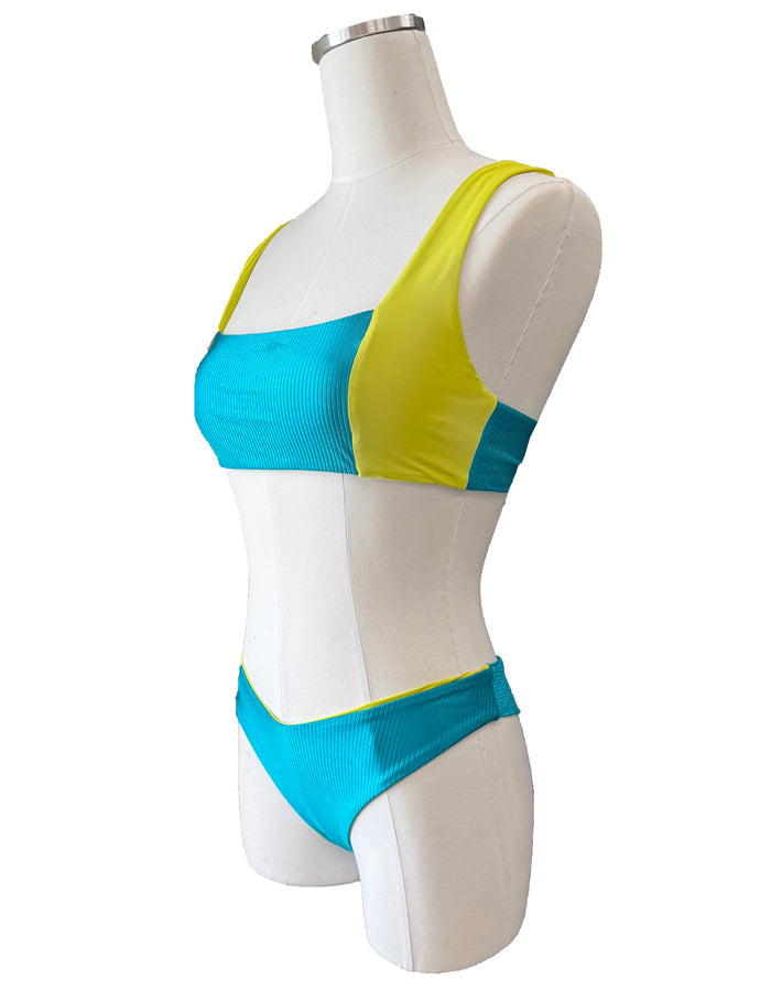 Levadas Bicolor Square Neck Bikini Top