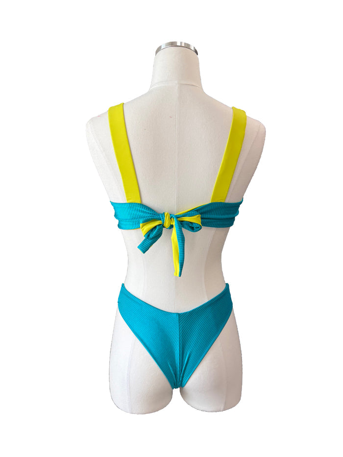 Levadas Bicolor Square Neck Bikini Top