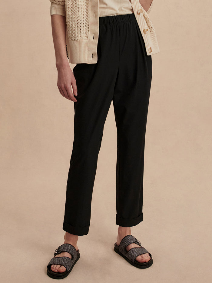 Black|ALANA SLIM PANT 29 BLACK, front view of black slim-fit pants with a clean silhouette.