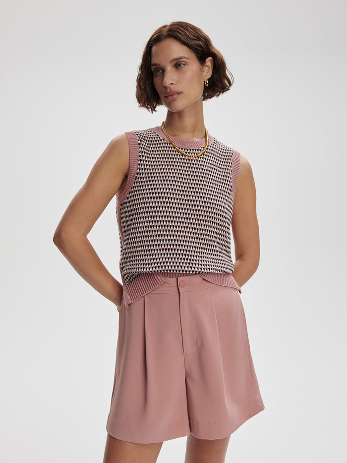 Ash Rose|Varley Mariya Easy Pleat Short in Ash Rose, 4.5-in inseam, featuring subtle pleats and a relaxed fit.