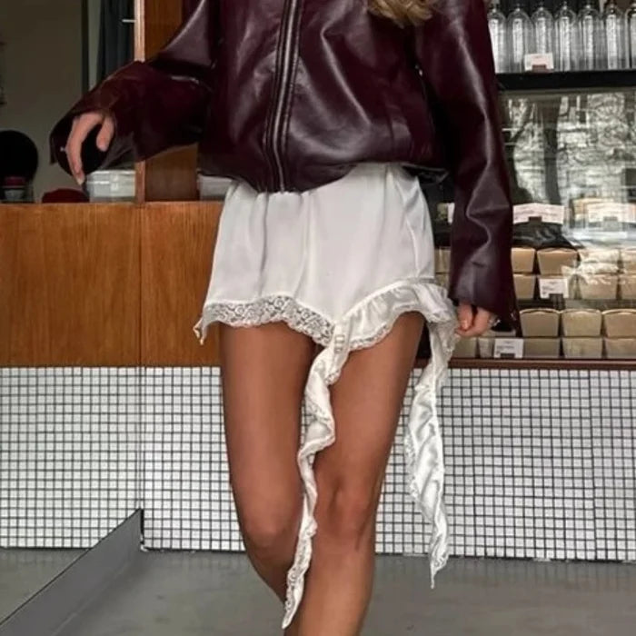 เซ็กซี่ลูกไม้สีขาวไม่สมมาตร Midi กระโปรง Street Chic ซาตินสูงเอว Slim กระโปรงฤดูร้อนสบายๆกระโปรงหญิง 2025