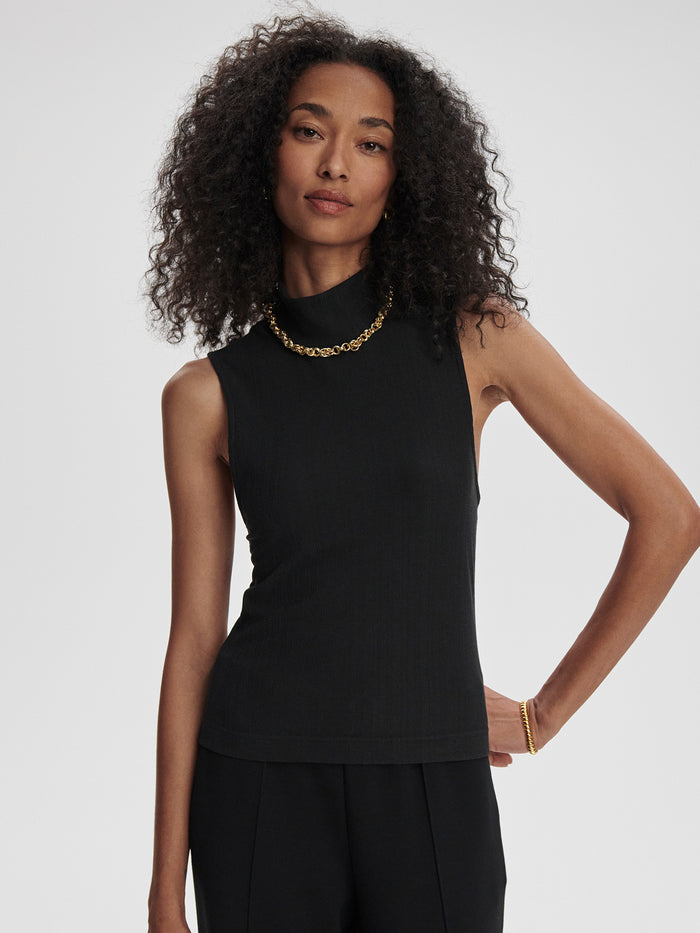 Black|Caley Fitted Tank 2.0 Black, a fitted sleeveless tank top with a sleek silhouette.
