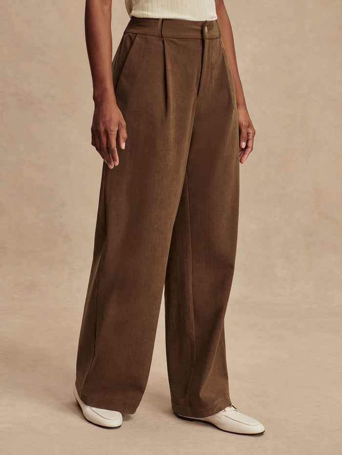 Desert Palm|Varley Rocio Wide Leg pants in Desert Palm, 29.5 inseam, front view showcasing relaxed wide-leg silhouette and lightweight fabric.