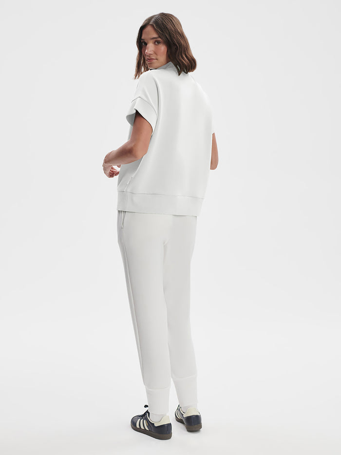 White|Front view of the Varley Ritchie short sleeve sweat in White.