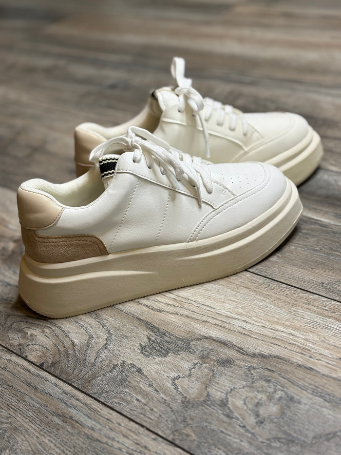 Skylar Sneakers (SIZE 7.5)