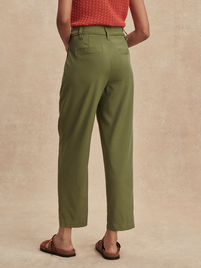 Soft Stretch Tapered Pleat Trouser Regular