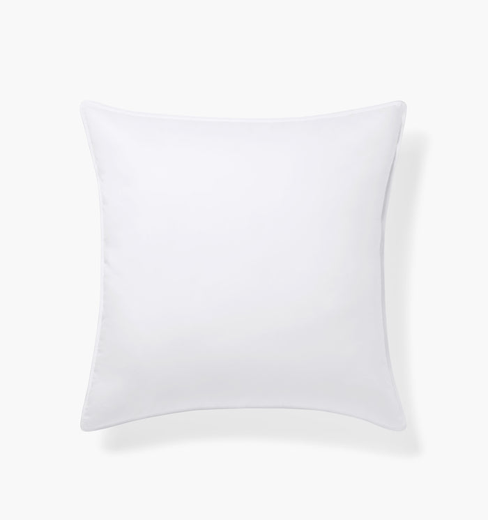 color:white