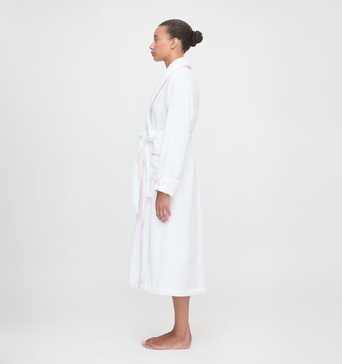 The Hotel Robe with Light Pink Piping color: white/light pink