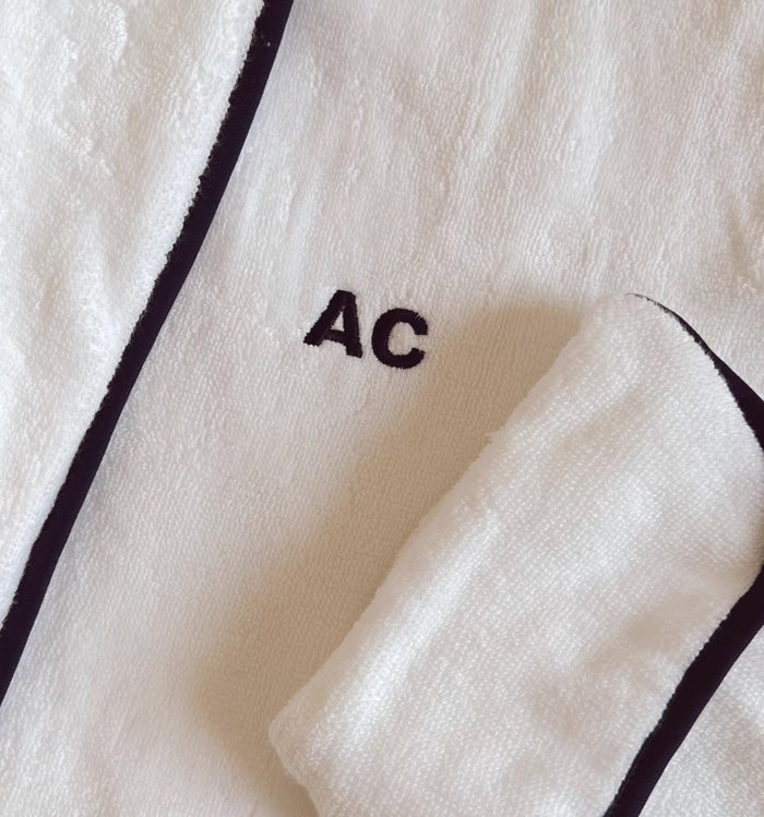 color: White/Navy